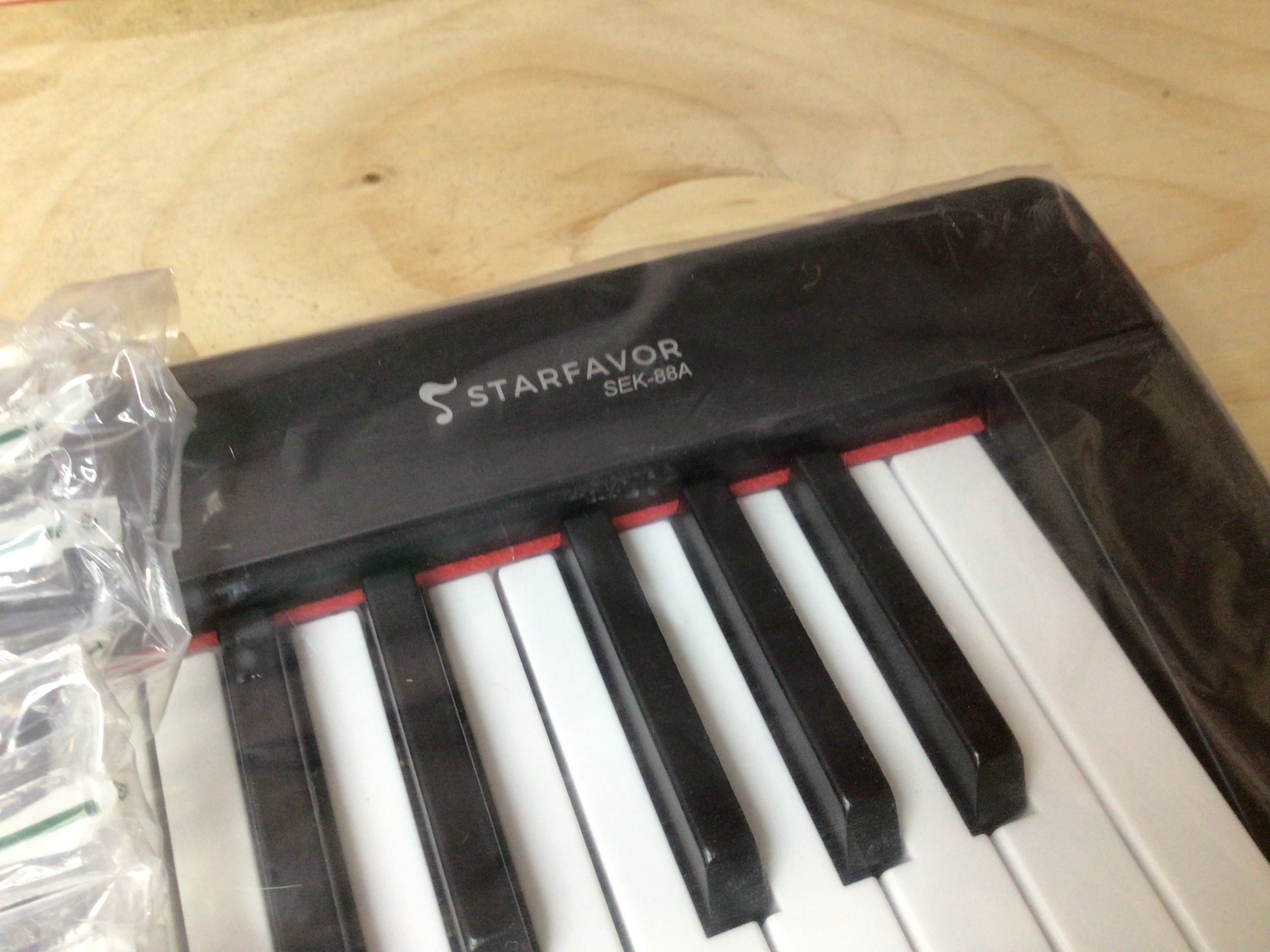 Starfavor Piano Keyboard 88 Keys with Stand SEK-88A **OPEN BOX - READ** (8112941793518)